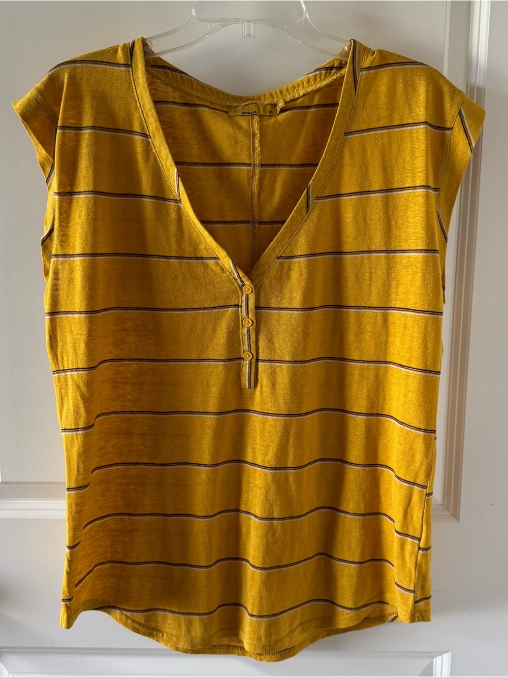 Prana tee shirt